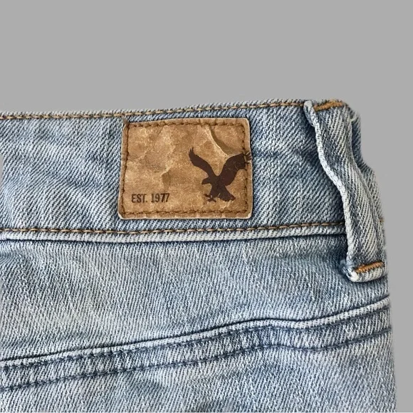 American Eagle Blue Light Wash Distressed Midi Shorts 6 - Picture 7 of 7